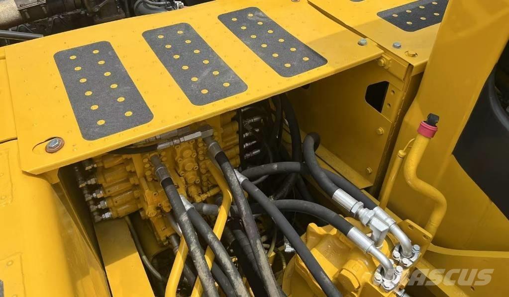 Komatsu PC200-7 大型油圧ショベル12t以上（パワーショベル・ユンボ）