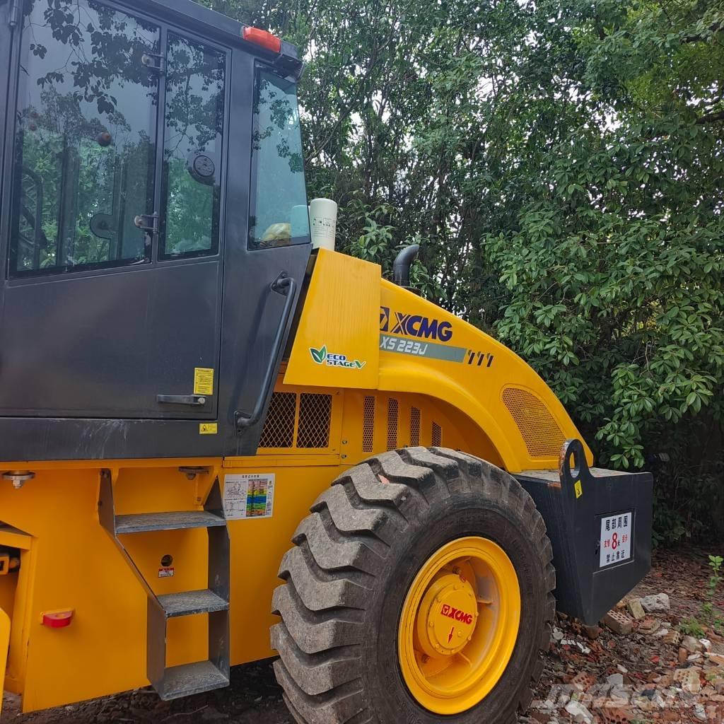 XCMG XS223J 振動ローラ