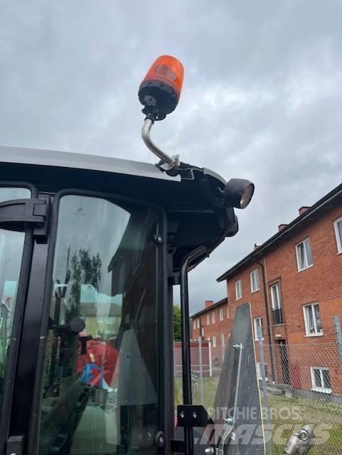 Massey Ferguson 4708 トラクター