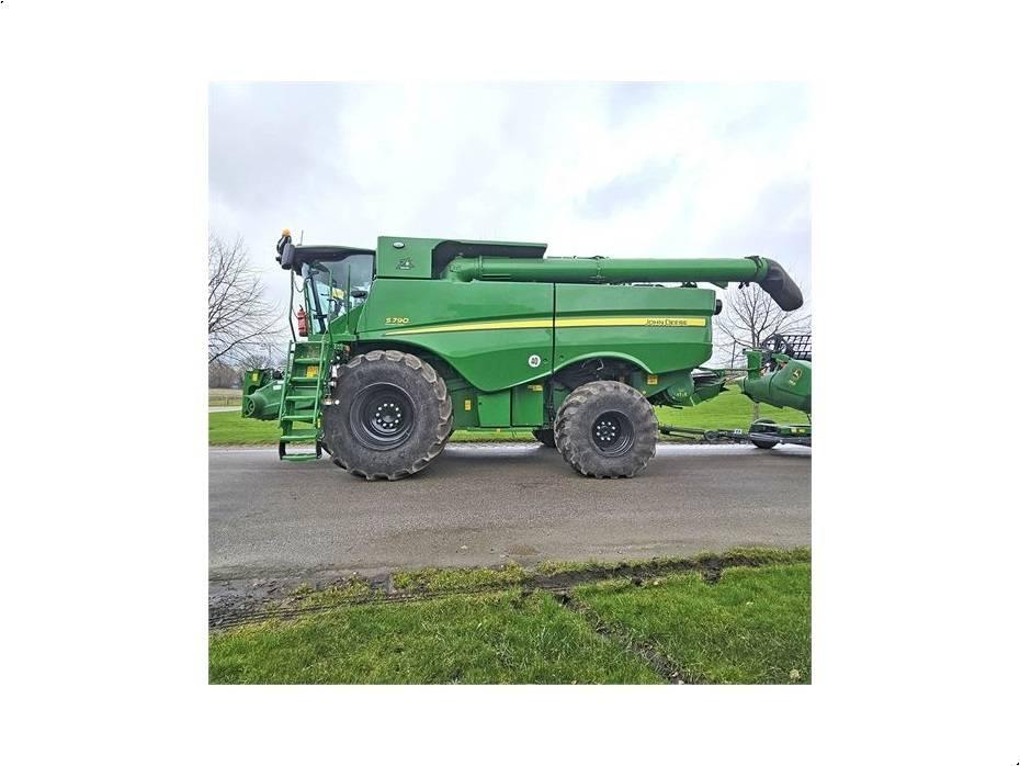 John Deere S 790 コンバイン
