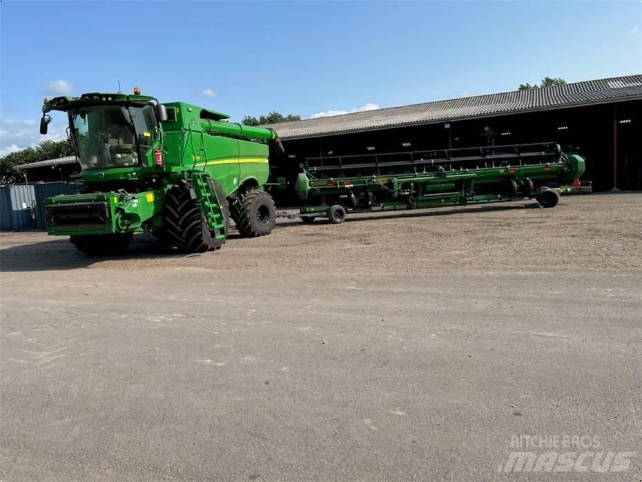 John Deere S 790 コンバイン