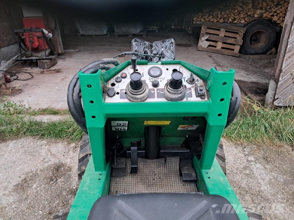 Avant 314 スキッドステアローダー