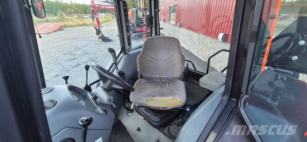 Valtra A 75 トラクター