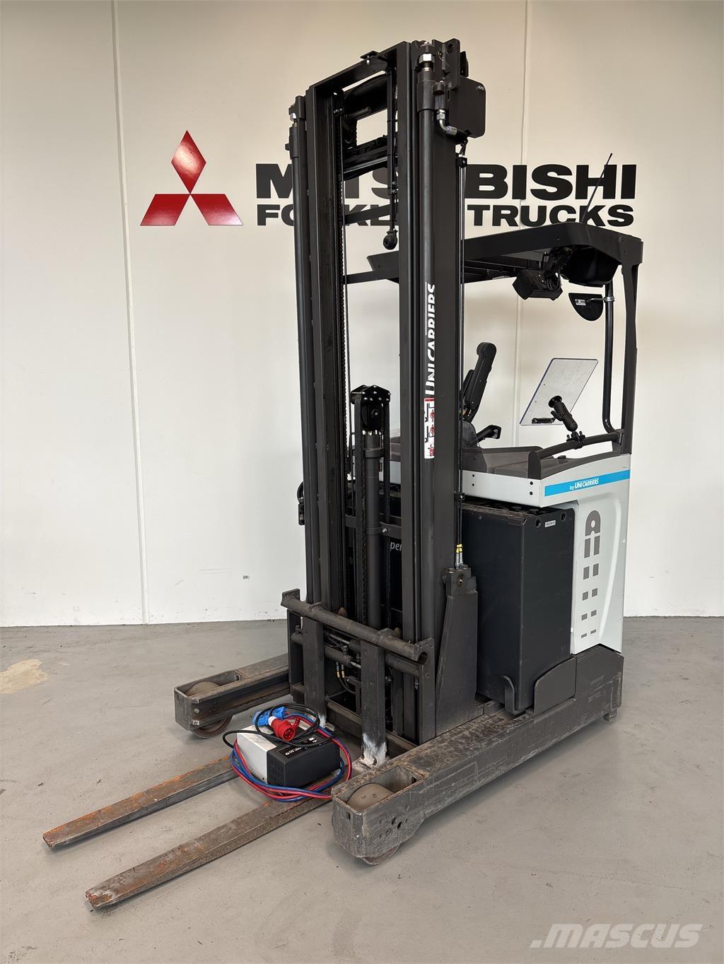 Atlet UMS160 リーチフォークリフト