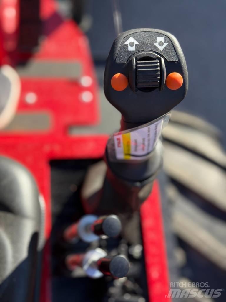Thaler 2230S スキッドステアローダー