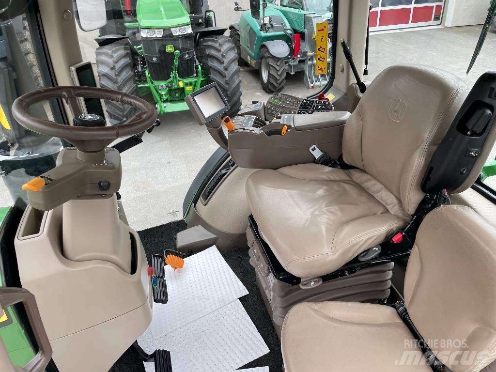 John Deere 8360 R トラクター