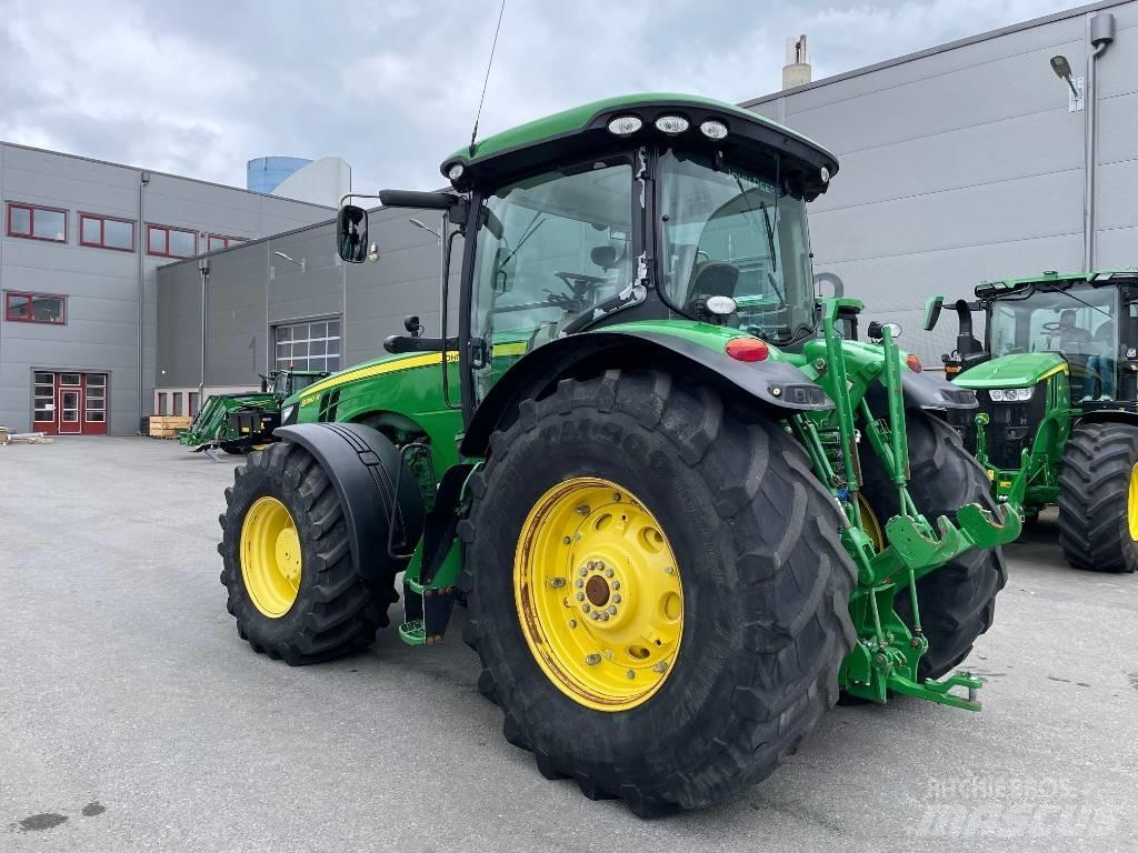 John Deere 8360 R トラクター