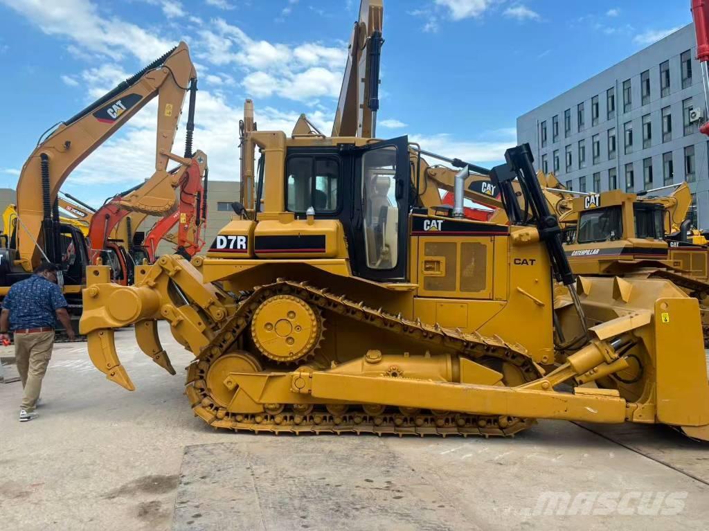 CAT D 7 R ブルドーザー