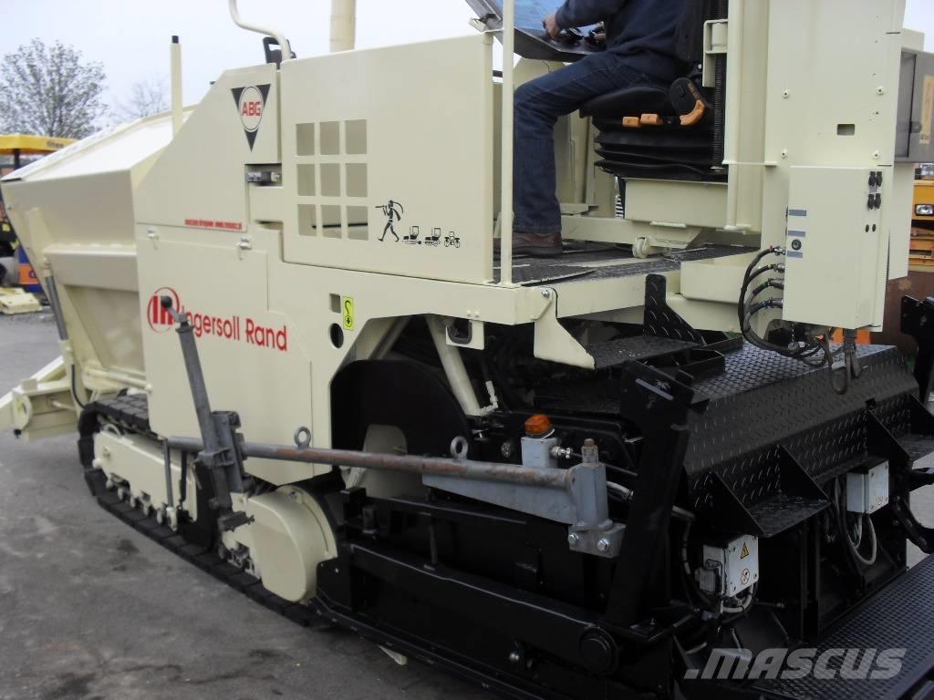 ABG Titan 2820 アスファルトフィニッシャ