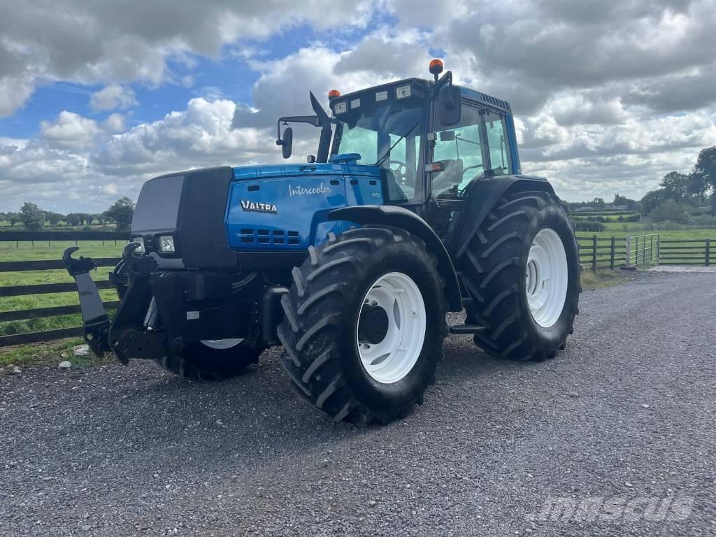 Valtra 8950 HiTech 4 トラクター