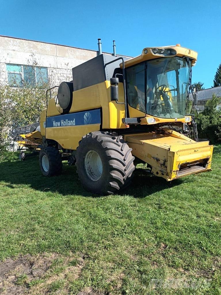 New Holland CS 6080 コンバイン