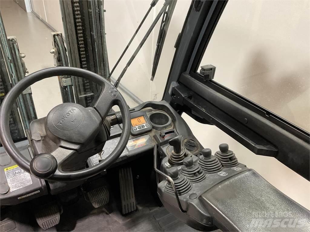 Toyota 52-8FDF30 ディーゼル・軽油