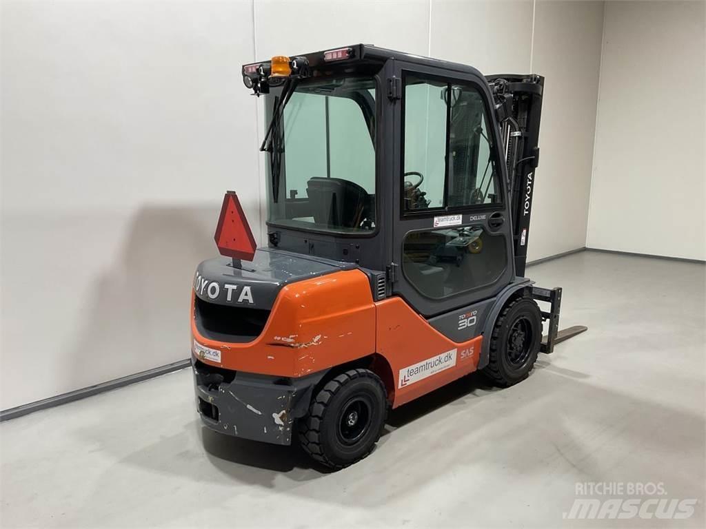 Toyota 52-8FDF30 ディーゼル・軽油
