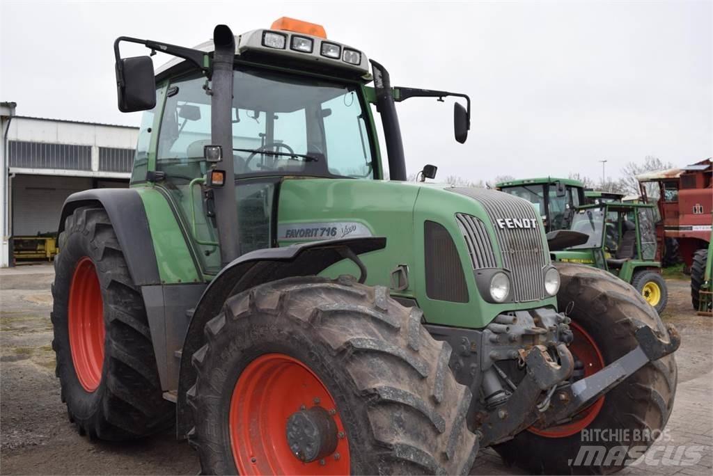 Fendt 716 Vario トラクター