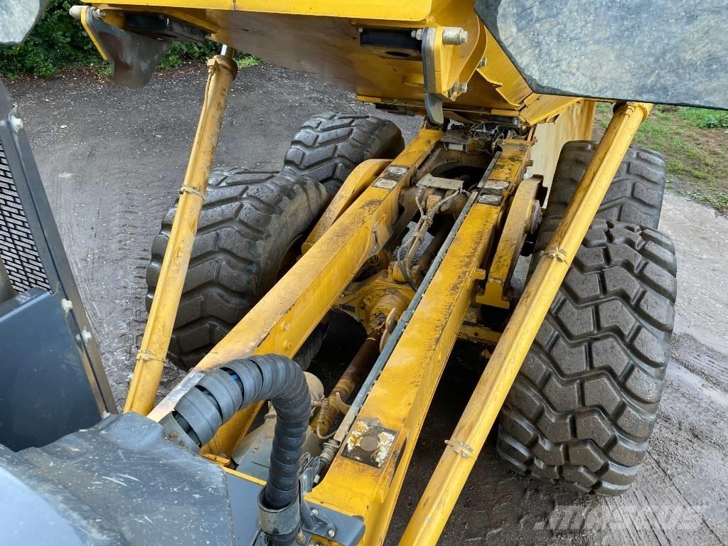 Bell B 25 E EPA アーティキュレート式ダンプトラック