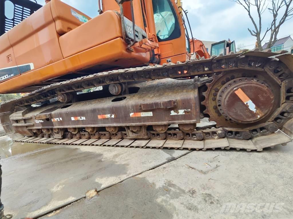 Doosan DX 300 LC 大型油圧ショベル12t以上（パワーショベル・ユンボ）