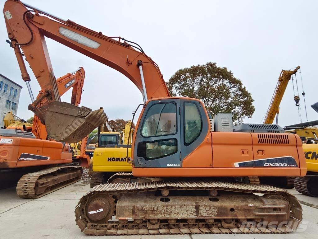 Doosan DX 300 LC 大型油圧ショベル12t以上（パワーショベル・ユンボ）