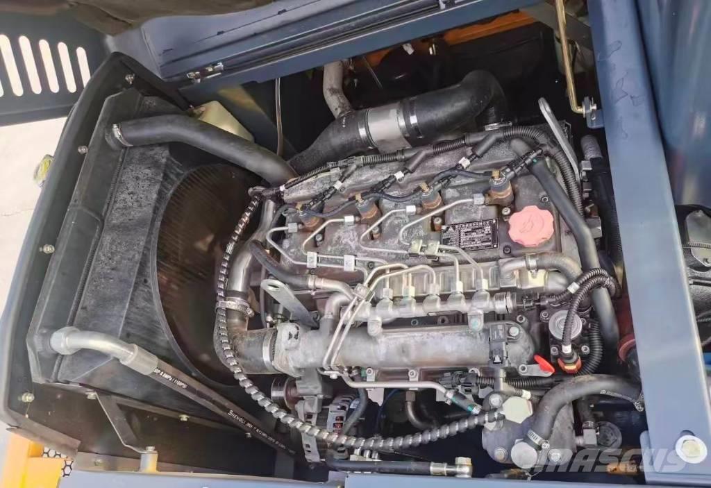  新源 75 ホイール式油圧ショベル（パワーショベル・ユンボ・バックホー）