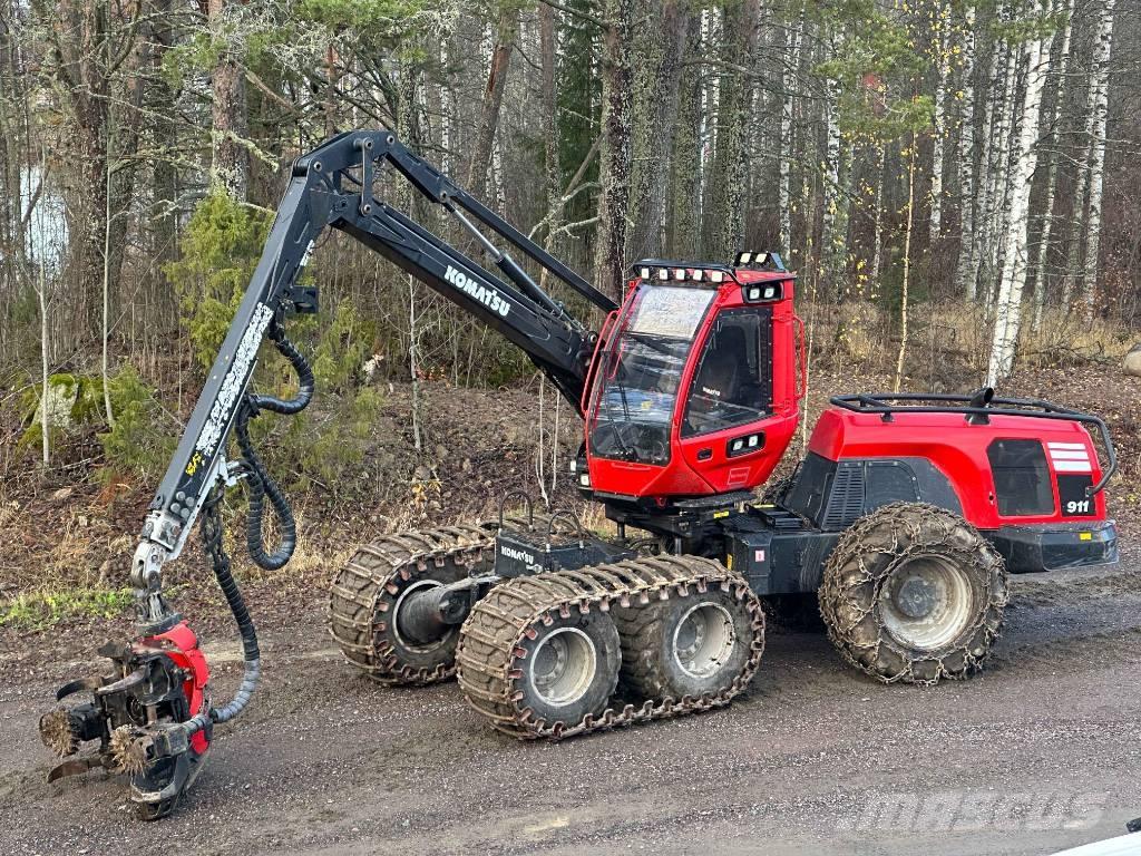 Komatsu 911 ハーベスター