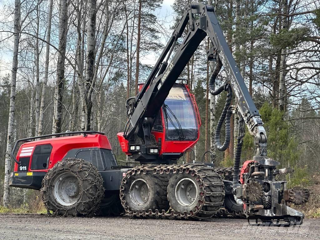 Komatsu 911 ハーベスター
