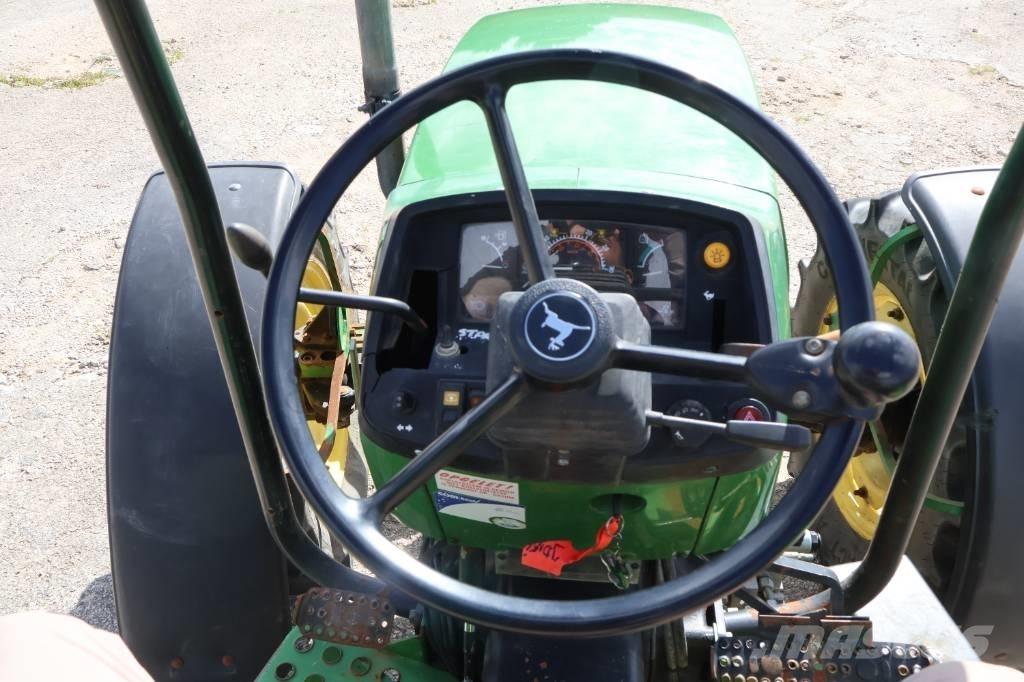 John Deere 5400 トラクター