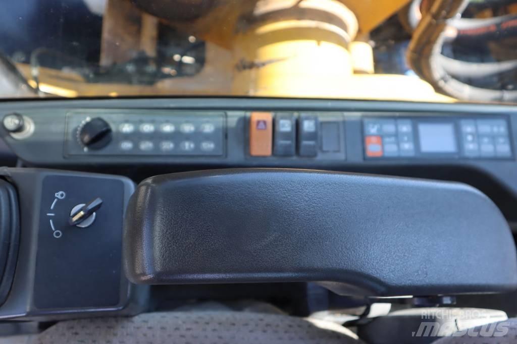 CAT M 322 D ホイール式油圧ショベル（パワーショベル・ユンボ・バックホー）