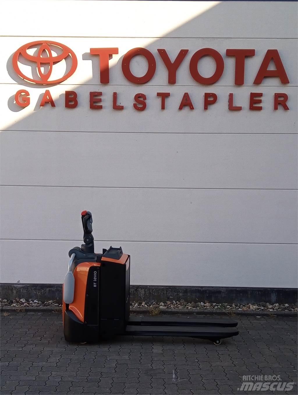 Toyota LPE200 ローリフト