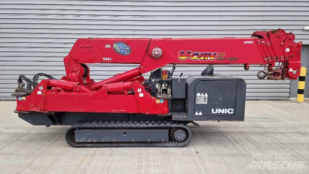 Unic URW-506 ミニクレーン