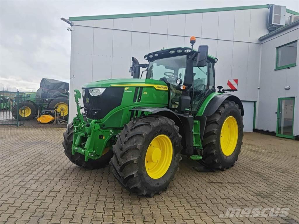 John Deere 6R 250 トラクター