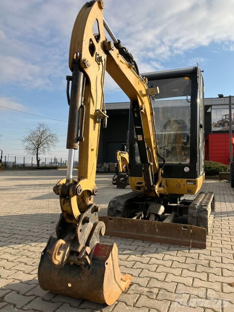 CAT 301.7 D ミニ油圧ショベル 7t以下（ミニユンボ・ミニディガー）