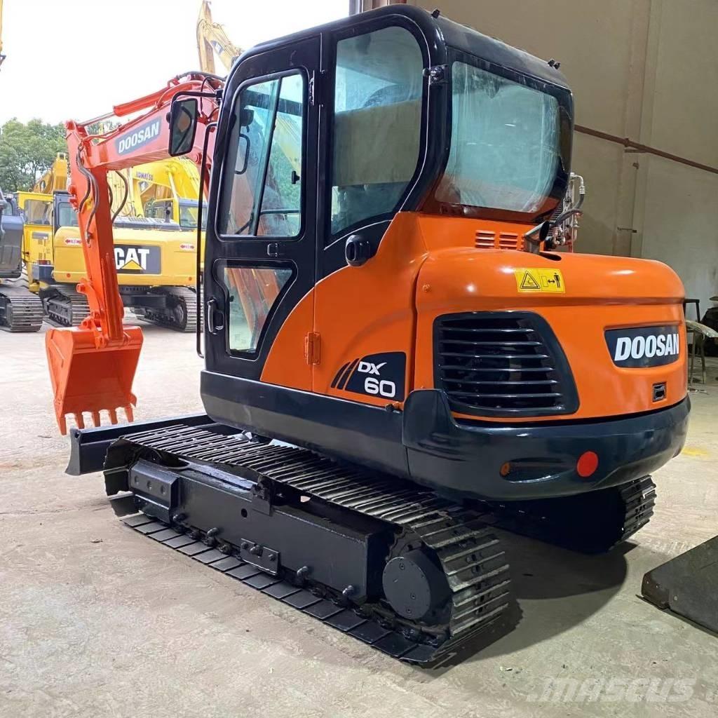 Doosan DX 60-9 C 大型油圧ショベル12t以上（パワーショベル・ユンボ）