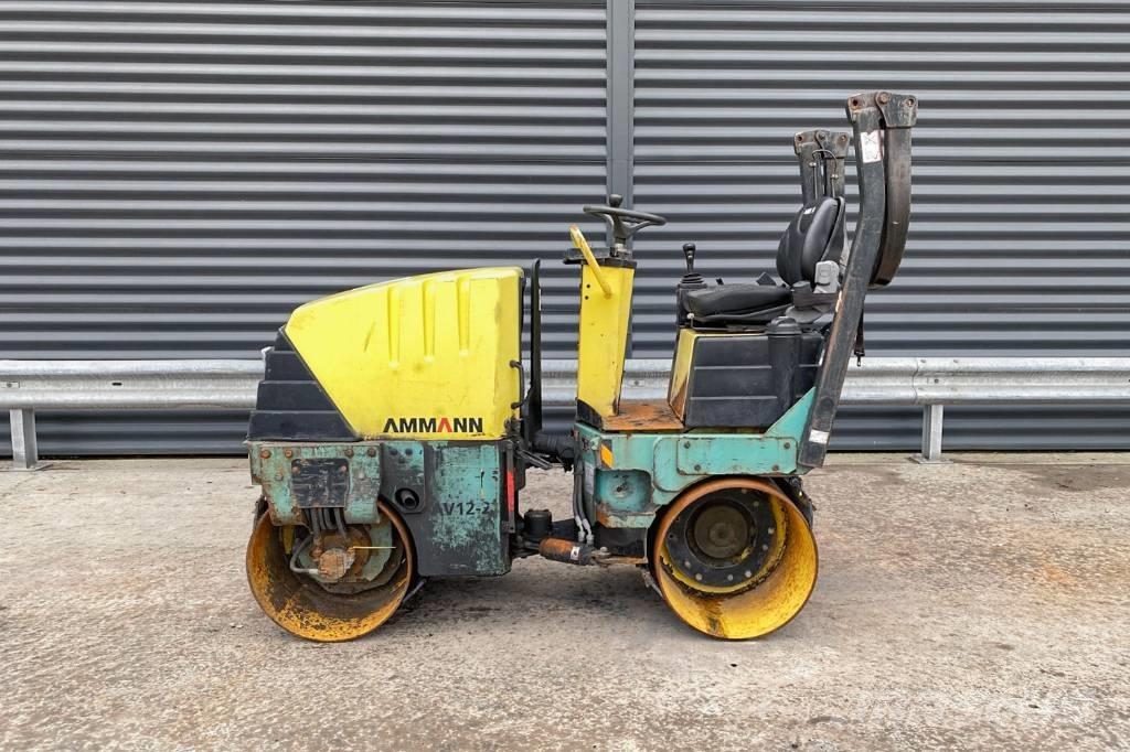 Ammann AV 12-2 タンデムローラ