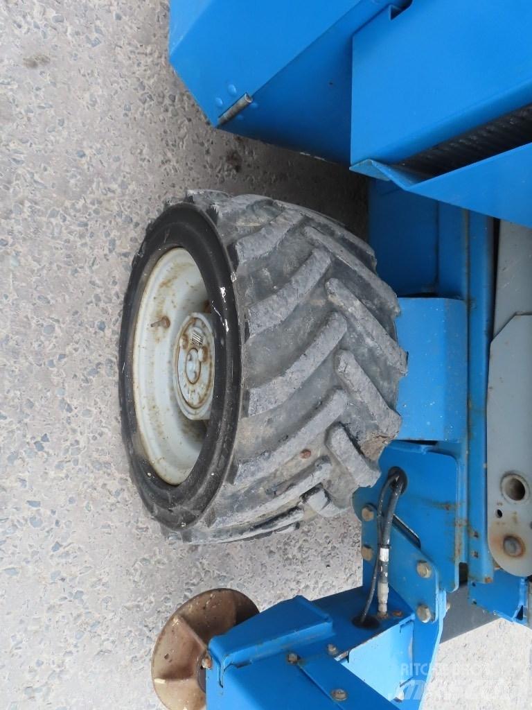 Genie GS 3268 RT シザースリフト