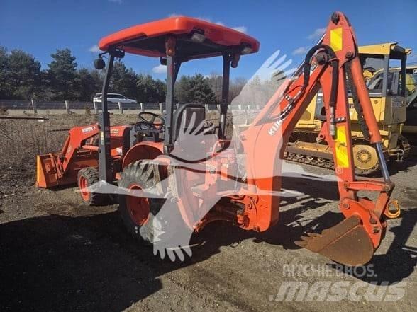 Kubota B26 バックホーローダー