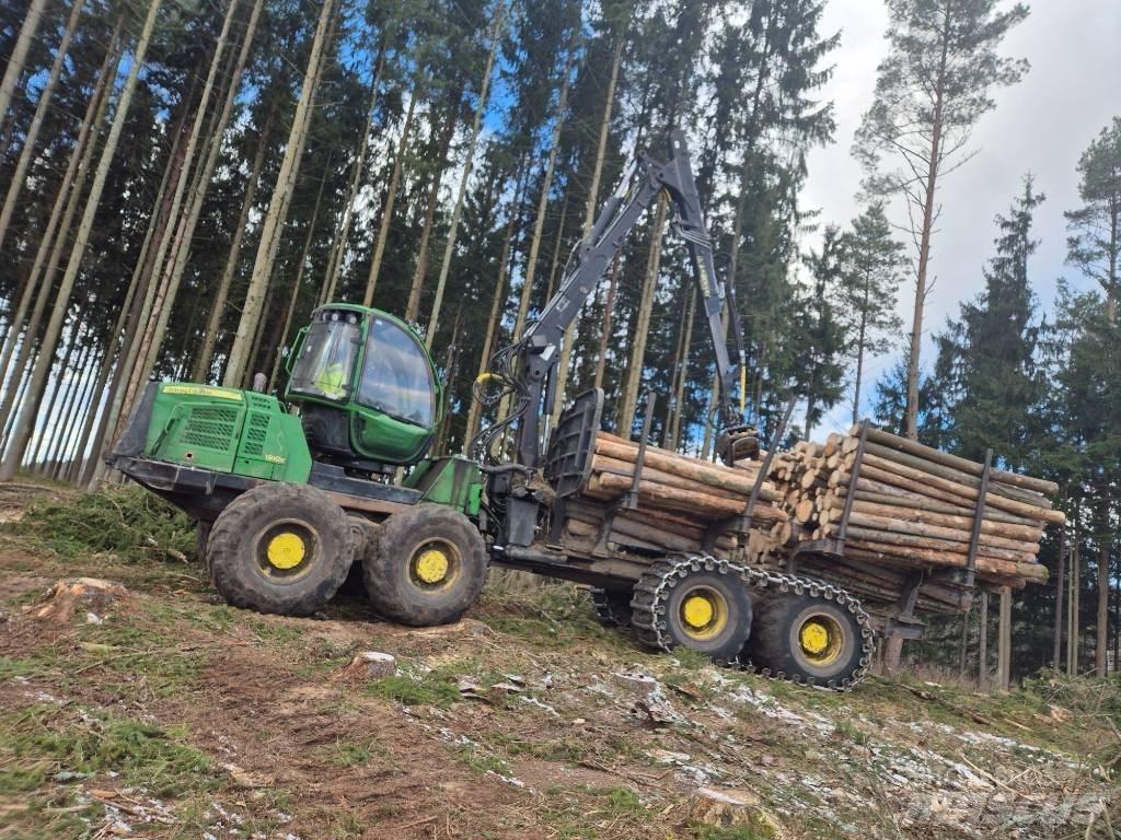John Deere 1910 E フォワーダー