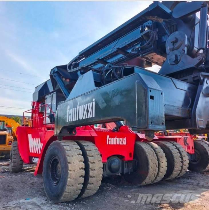 Fantuzzi CS 45 KM リーチスタッカー