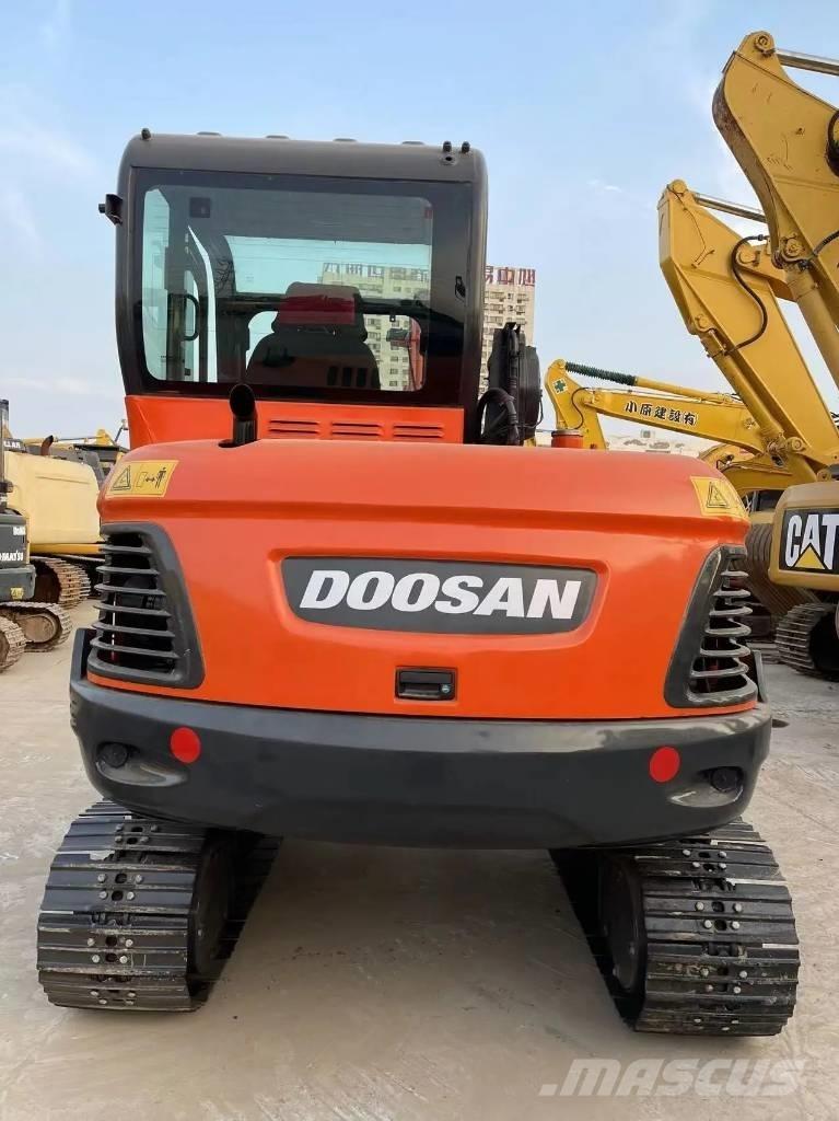 Doosan DX60-9C ミニ油圧ショベル 7t以下（ミニユンボ・ミニディガー）