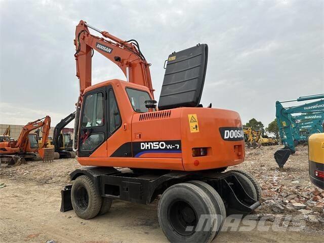 Doosan DH150W ホイール式油圧ショベル（パワーショベル・ユンボ・バックホー）