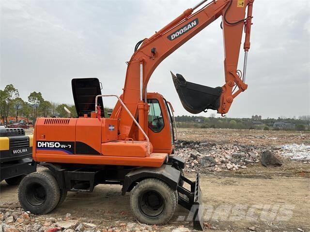 Doosan DH150W ホイール式油圧ショベル（パワーショベル・ユンボ・バックホー）