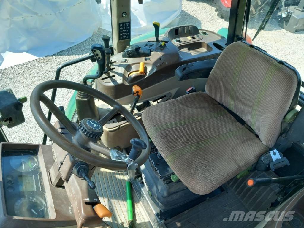 John Deere 5820 トラクター