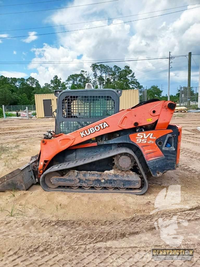 Kubota SVL 95-2 S スキッドステアローダー