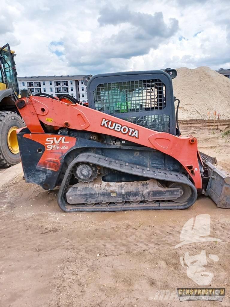 Kubota SVL 95-2 S スキッドステアローダー