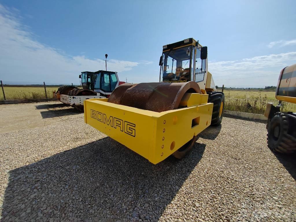 Bomag BW 225 D-3 タンデムローラ