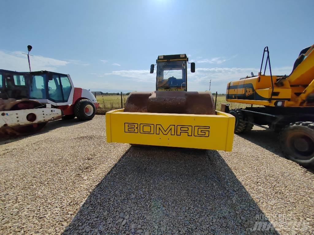 Bomag BW 225 D-3 タンデムローラ