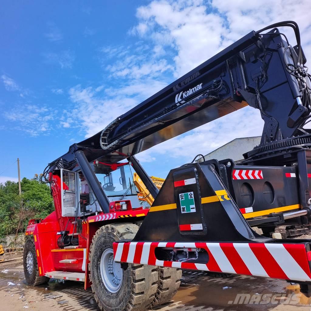 Kalmar DRF 450 リーチスタッカー