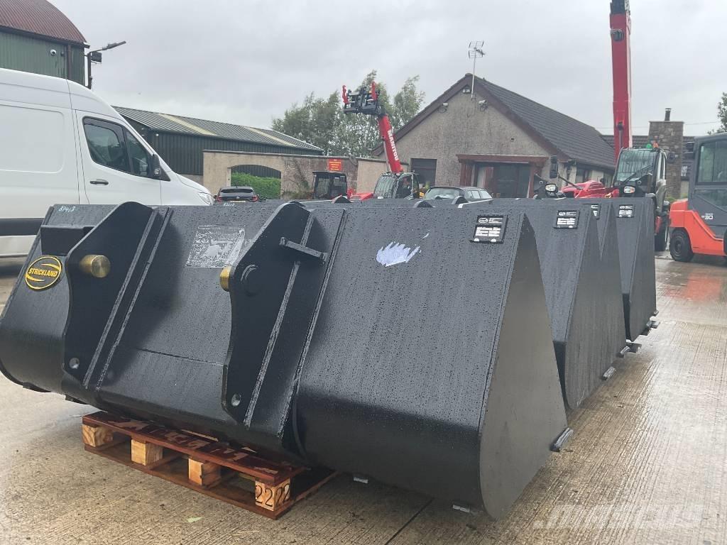 Manitou 1 CM Bucket テレスコーピックハンドラー