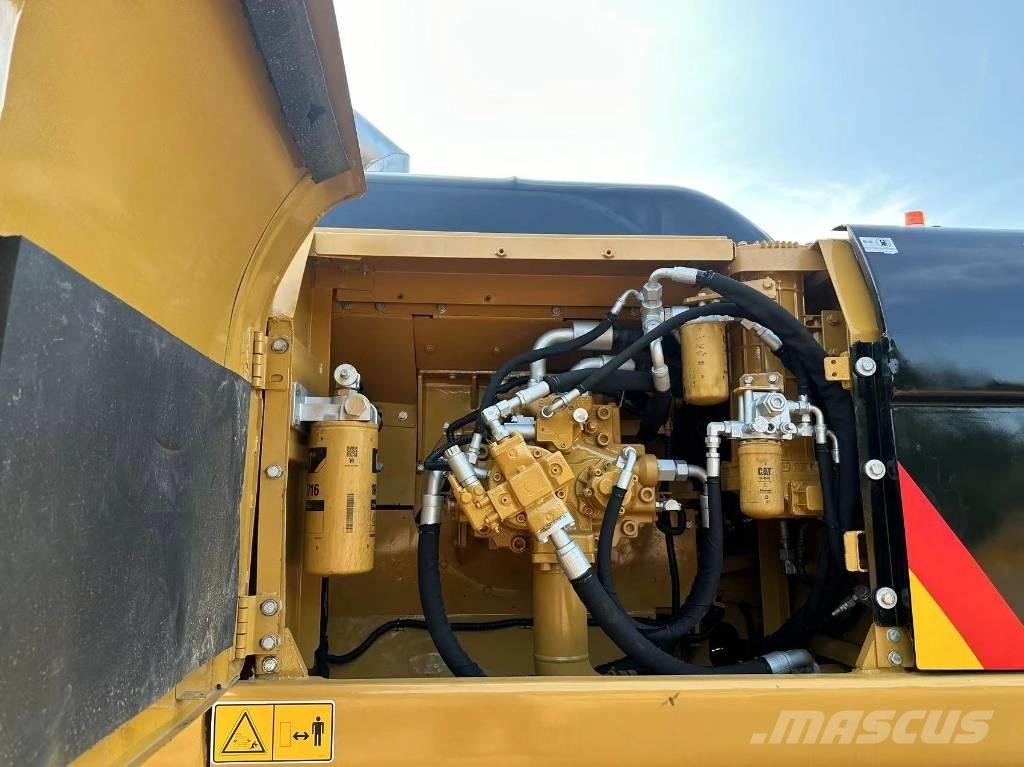 CAT 330D 大型油圧ショベル12t以上（パワーショベル・ユンボ）