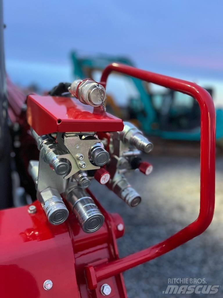 Takeuchi TL12 V2 スキッドステアローダー