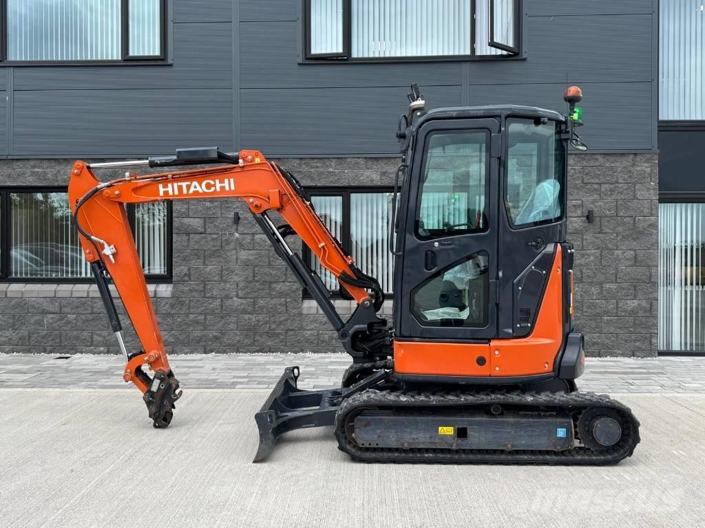 Hitachi ZX 33 U-6CLR ミニ油圧ショベル 7t以下（ミニユンボ・ミニディガー）