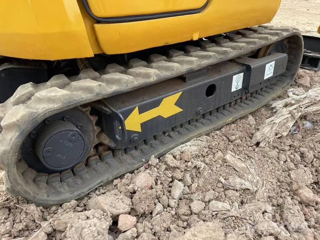 Komatsu PC18 ミニ油圧ショベル 7t以下（ミニユンボ・ミニディガー）